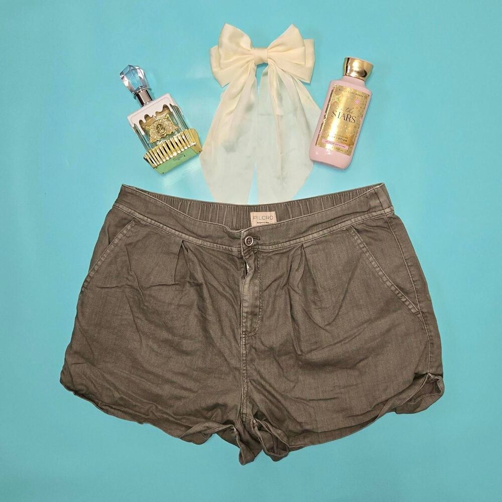 Pilcro Women's Grey and Khaki Shorts